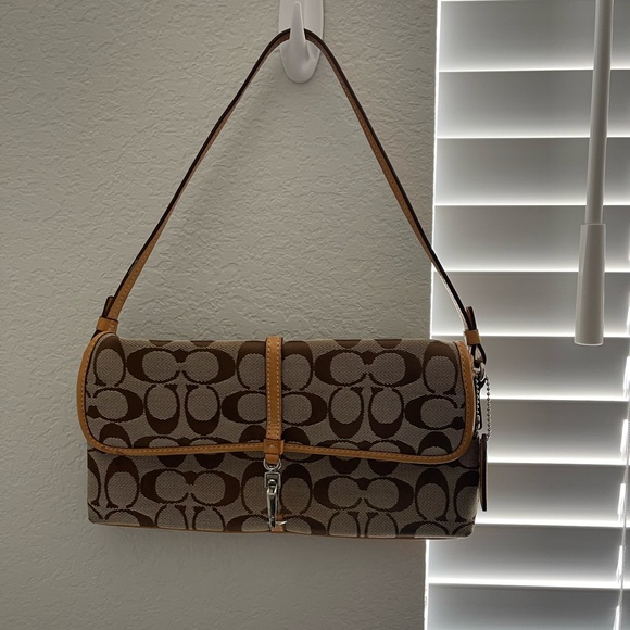Coach purse - Picture 1 of 2